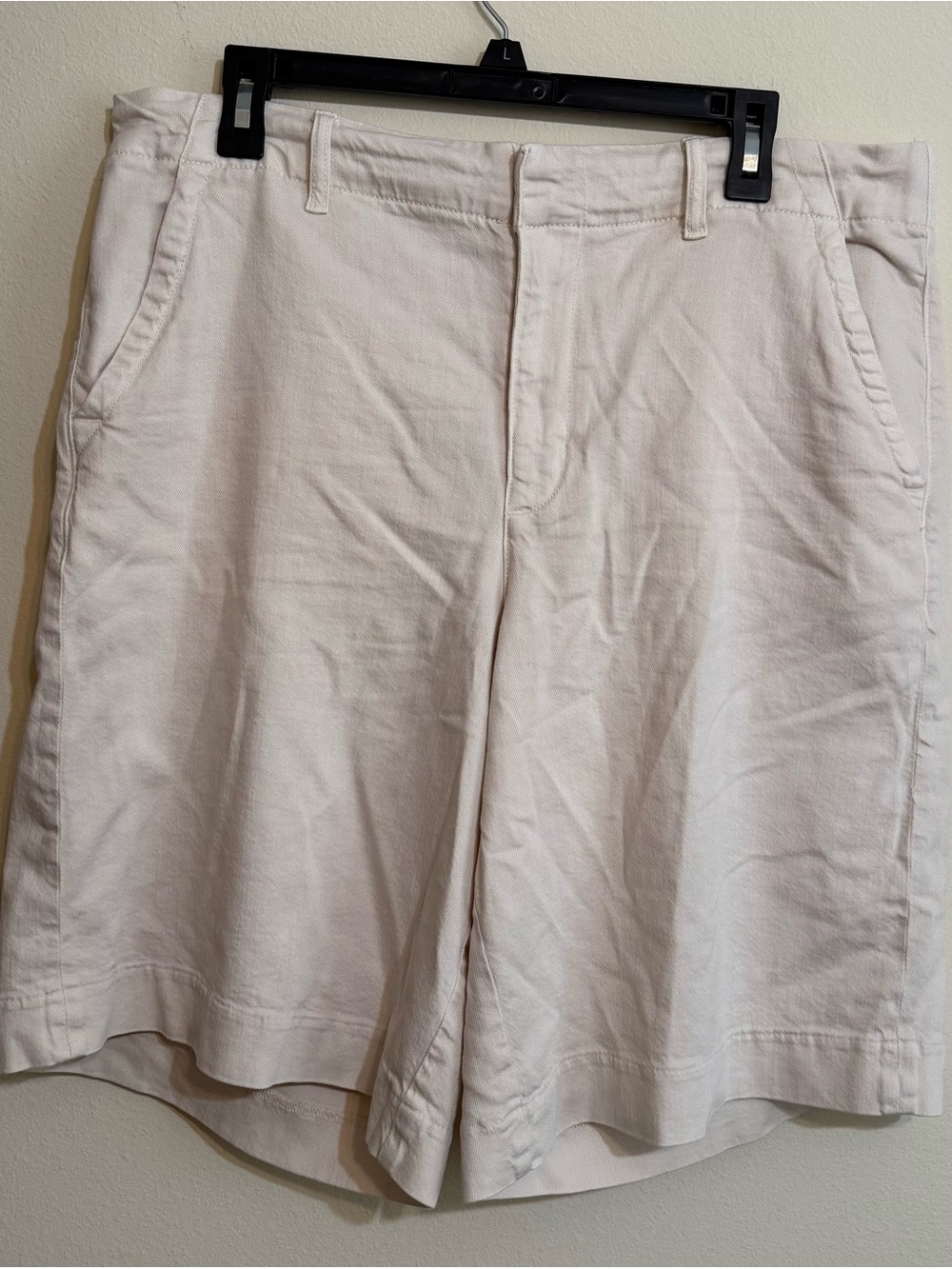 Women’s American Eagle Classic Cotton Shorts in Light Beige size 12